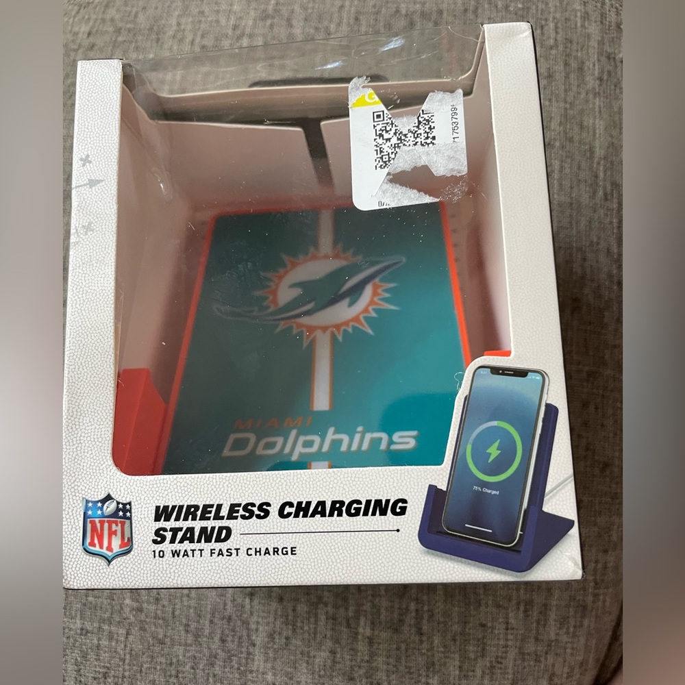 Soar tech NFLOfficial licensed product Miami Dolphins Wireless Charging Stand